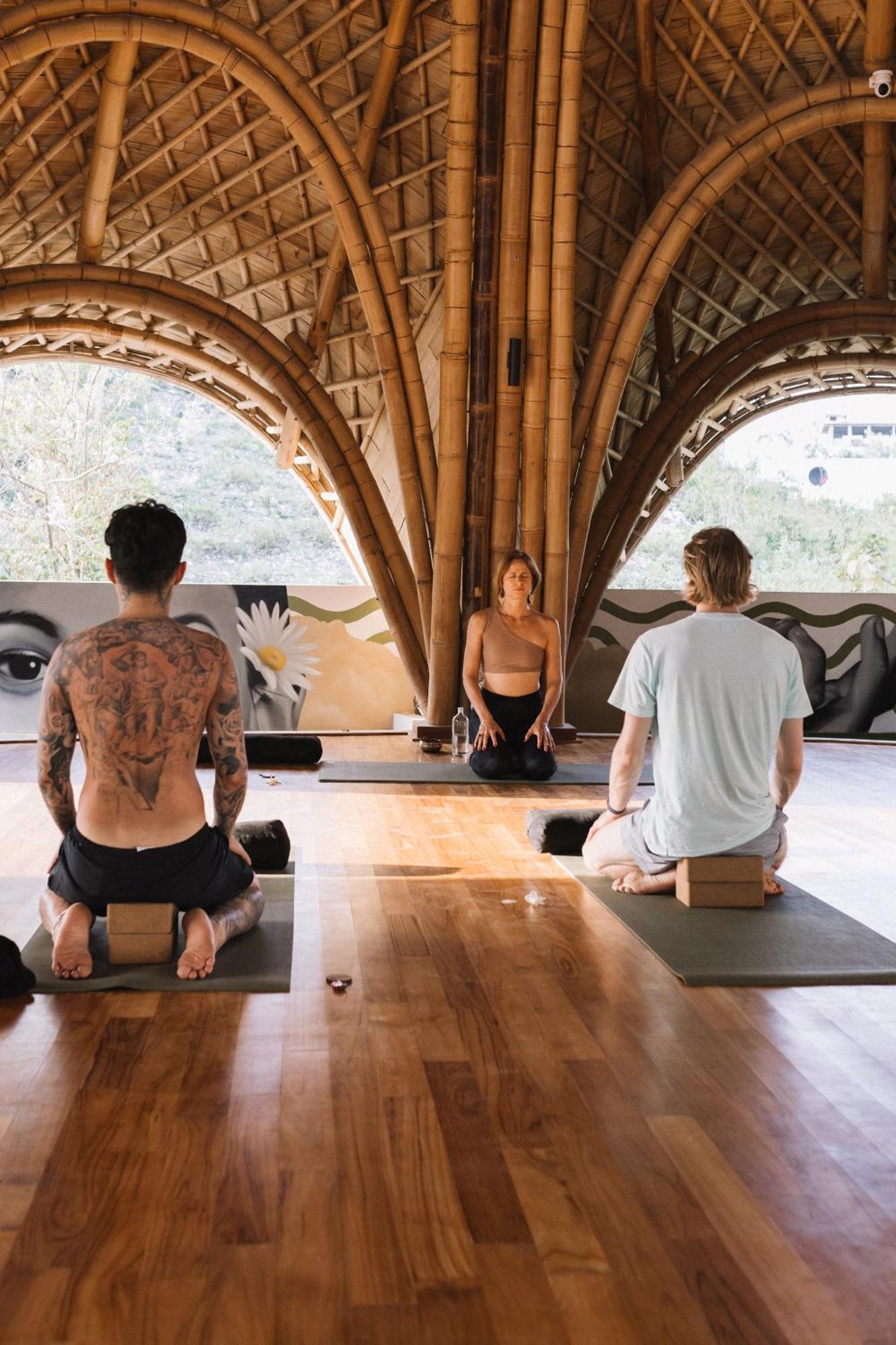 ホテル Mantra Wellness Center ウルワツ エクステリア 写真