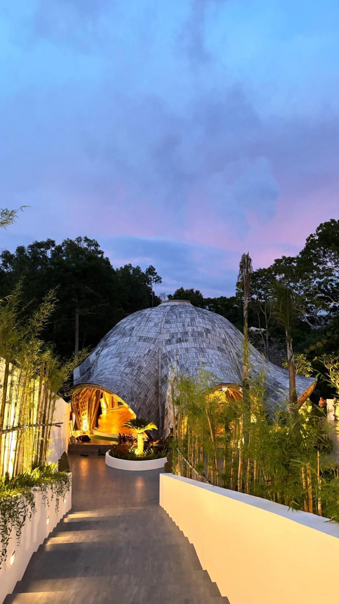 ホテル Mantra Wellness Center ウルワツ エクステリア 写真
