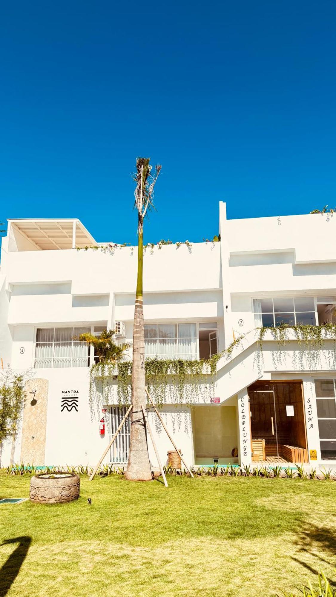 ホテル Mantra Wellness Center ウルワツ エクステリア 写真