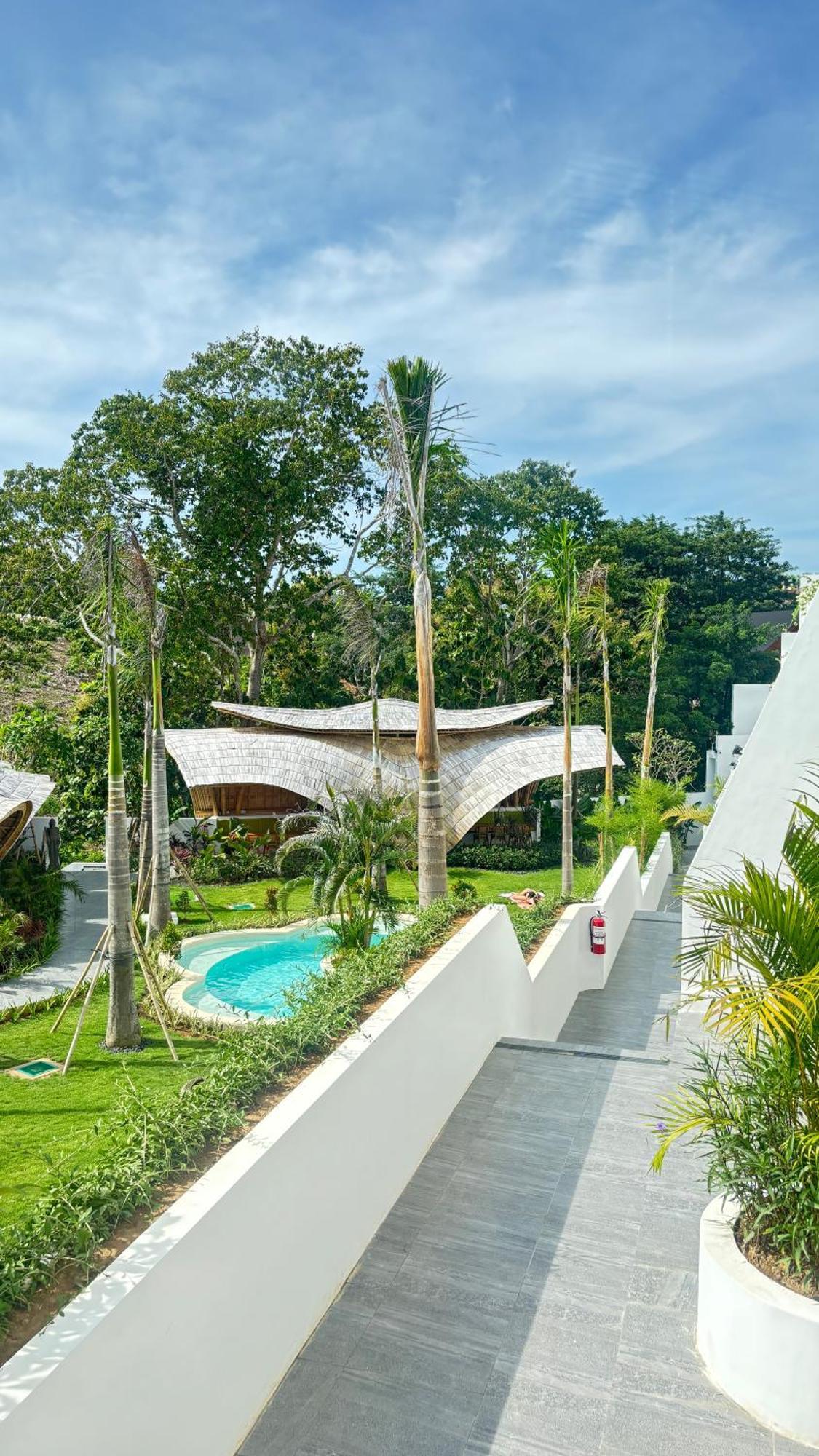 ホテル Mantra Wellness Center ウルワツ エクステリア 写真